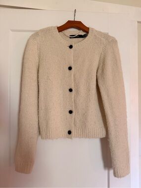 Vero Moda Cream Knit Button-Up Cardigan with Black Buttons